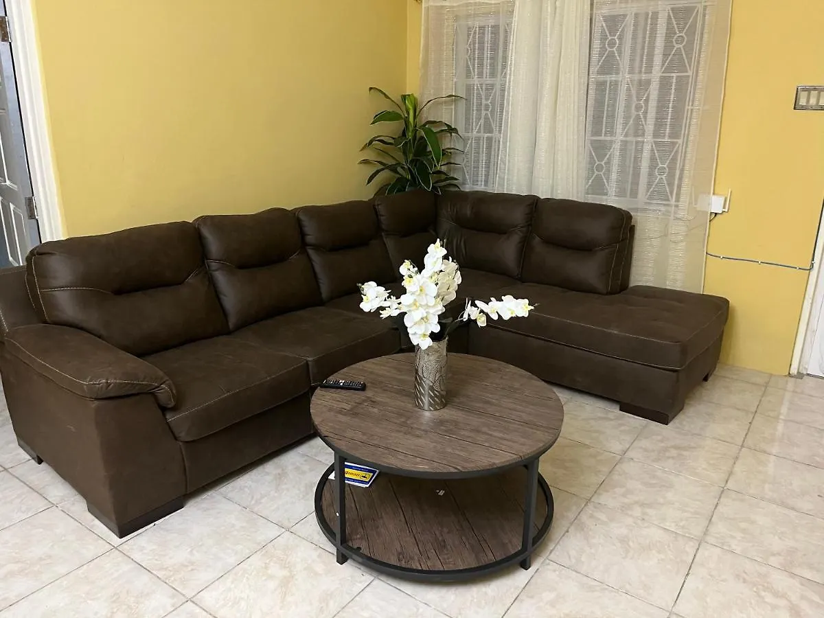 St Bess Comfort Style Black River Apartmán